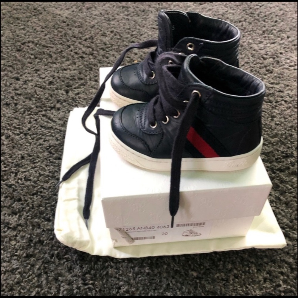 Size 4c Gucci Sneakers